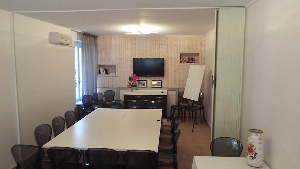 Hotel Le coin fleuri à Digne-les-Bains Extérieur photo